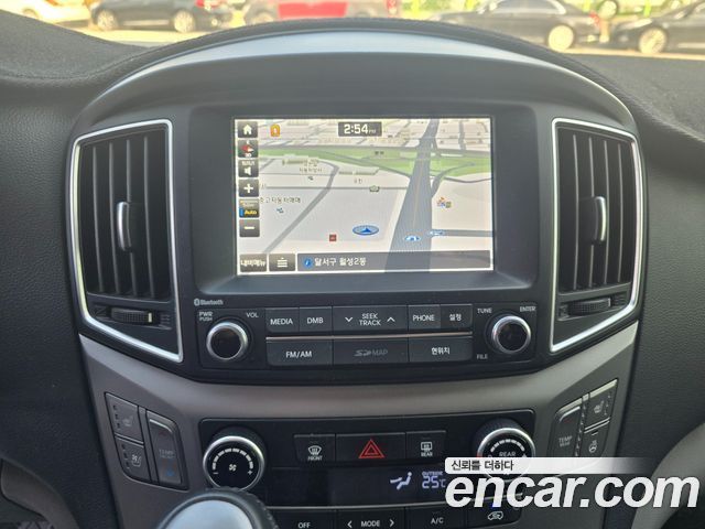 Hyundai Starex 2017 — photo 8