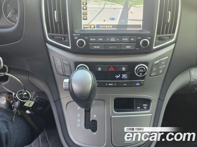 Hyundai Starex 2017 — photo 9