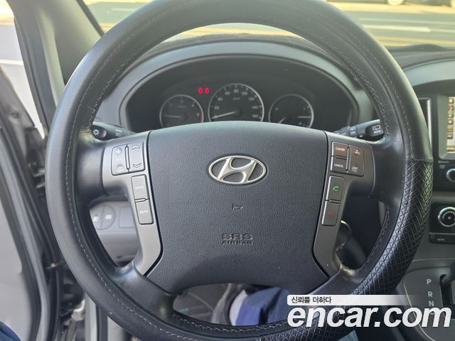 Hyundai Starex 2017 — photo 10