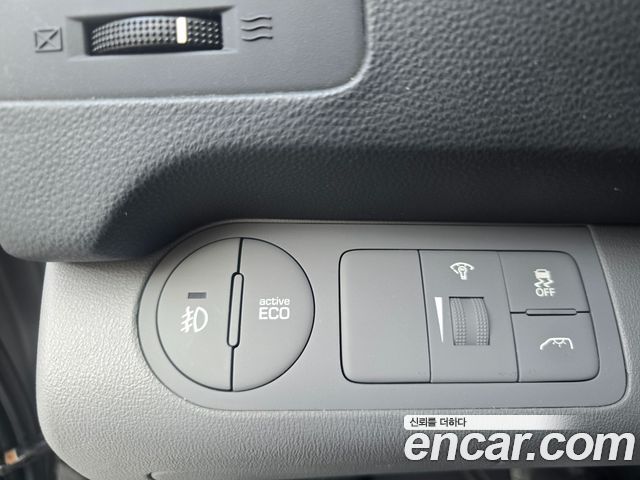 Hyundai Starex 2017 — photo 11