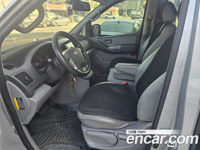Hyundai Starex 2017 — photo 15