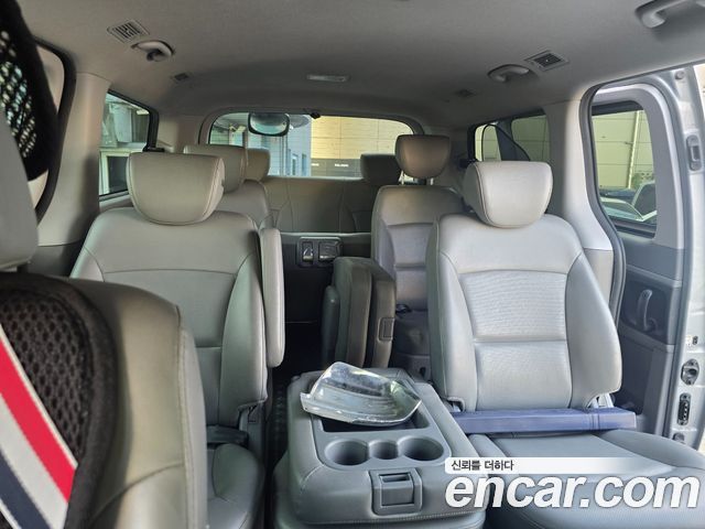 Hyundai Starex 2017 — photo 16