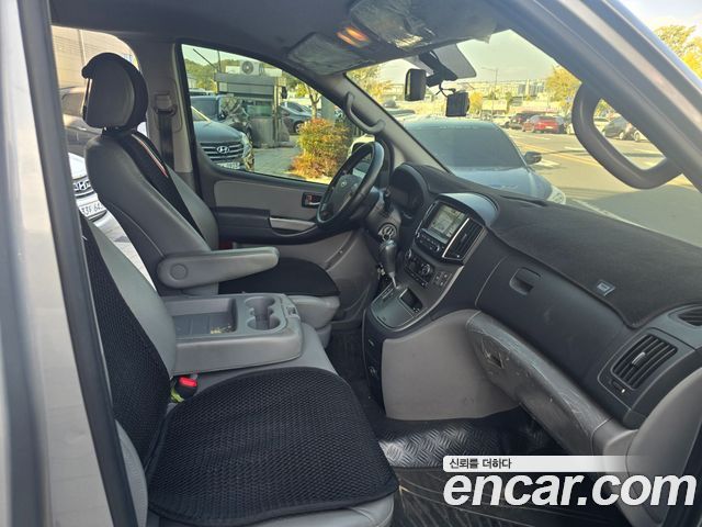 Hyundai Starex 2017 — photo 17