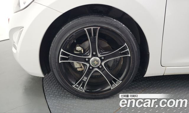 Hyundai AVANTE 2014 — photo 5