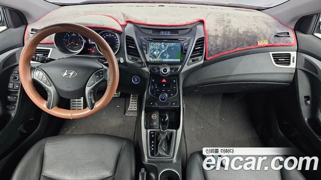 Hyundai AVANTE 2014 — photo 10