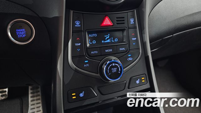 Hyundai AVANTE 2014 — photo 23