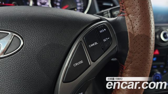Hyundai AVANTE 2014 — photo 24