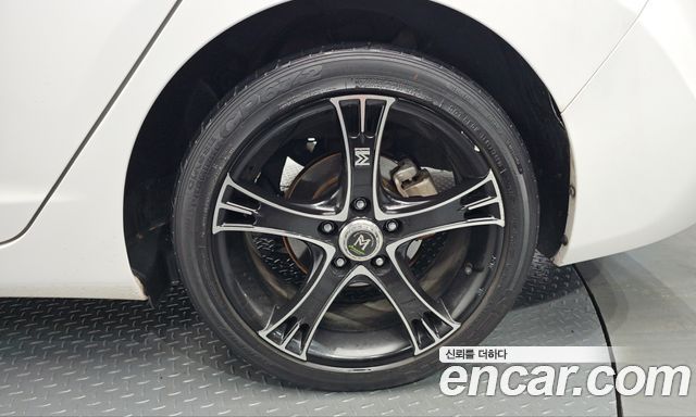 Hyundai AVANTE 2014 — photo 7