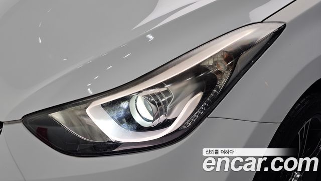 Hyundai AVANTE 2014 — photo 8