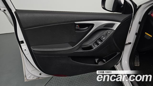 Hyundai AVANTE 2014 — photo 14