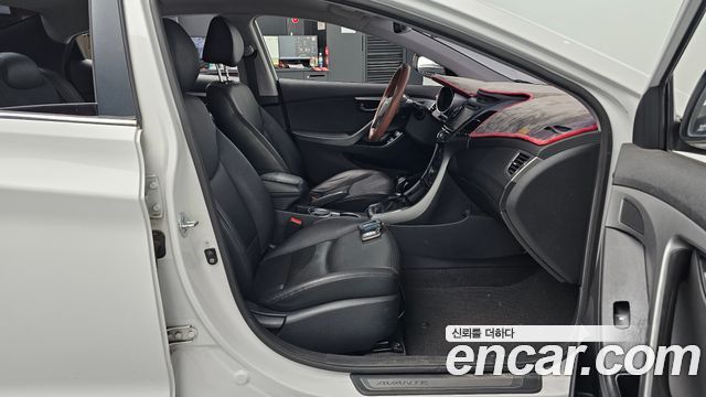 Hyundai AVANTE 2014 — photo 16