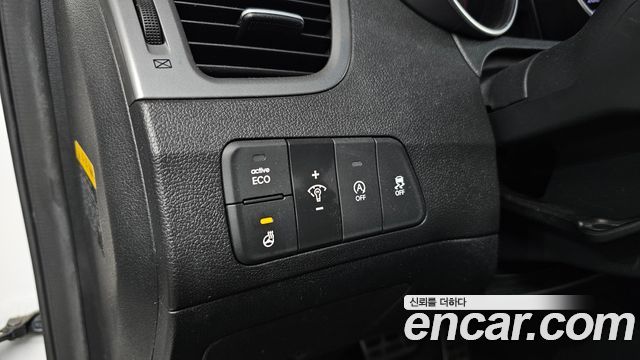 Hyundai AVANTE 2014 — photo 27