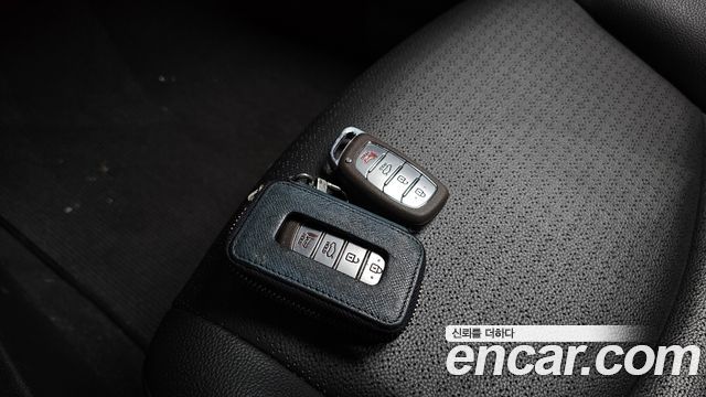 Hyundai AVANTE 2014 — photo 28
