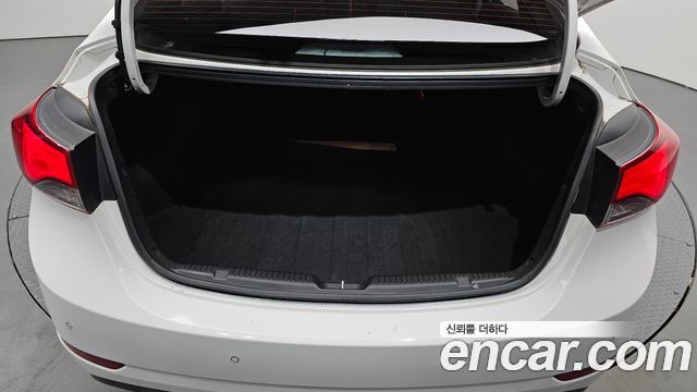 Hyundai AVANTE 2014 — photo 32