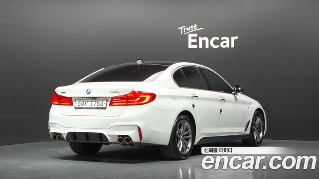BMW 5-Series 2018 — photo 2