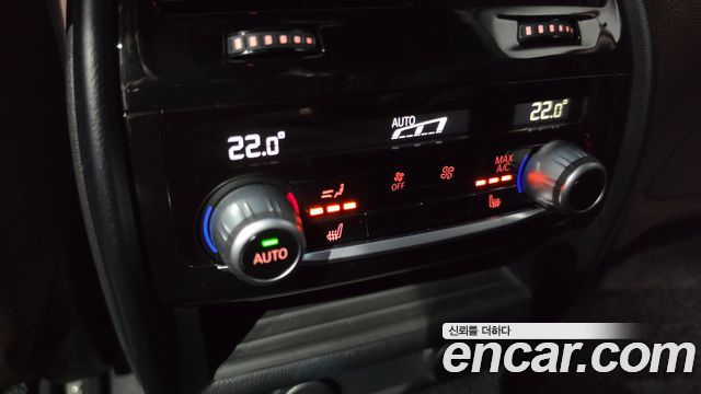 BMW 5-Series 2018 — photo 25
