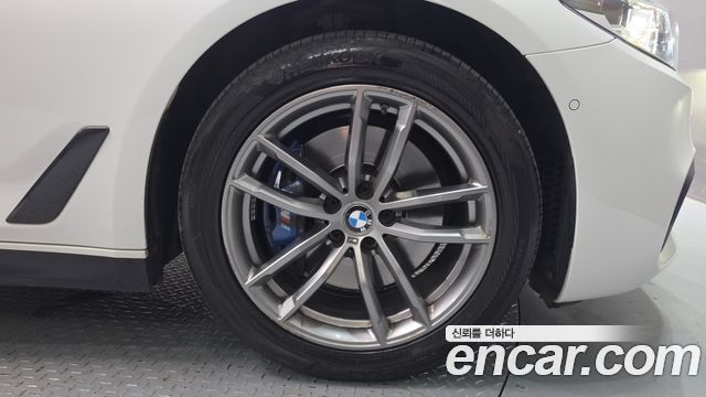 BMW 5-Series 2018 — photo 7