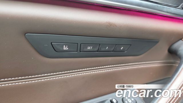 BMW 5-Series 2018 — photo 28