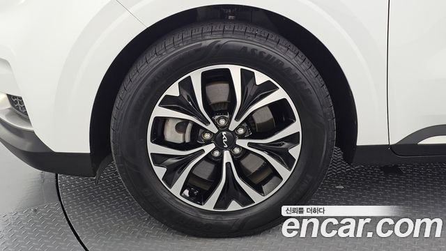 Kia Canival 2023 — photo 5