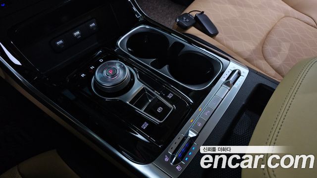 Kia Canival 2023 — photo 12