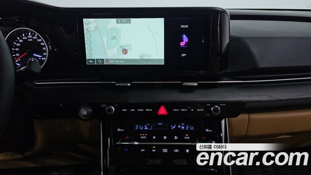 Kia Canival 2023 — photo 18