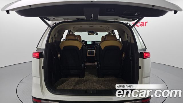 Kia Canival 2023 — photo 21