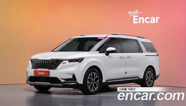 Kia Canival 2023 — photo 1