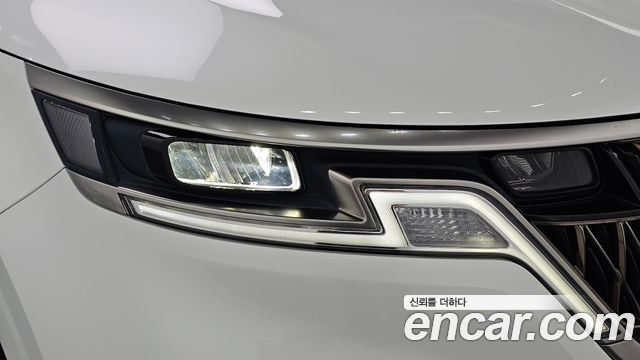 Kia Canival 2023 — photo 8