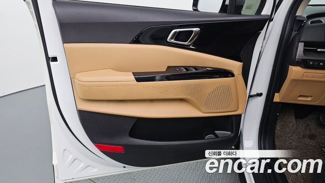 Kia Canival 2023 — photo 14