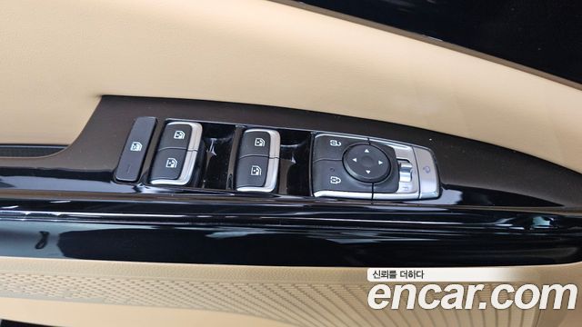 Kia Canival 2023 — photo 28
