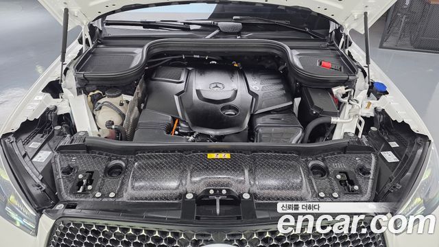 Mercedes-Benz GLE-Class 2026 — photo 6