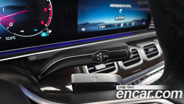 Mercedes-Benz GLE-Class 2026 — photo 9