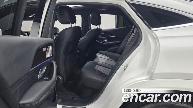 Mercedes-Benz GLE-Class 2026 — photo 11
