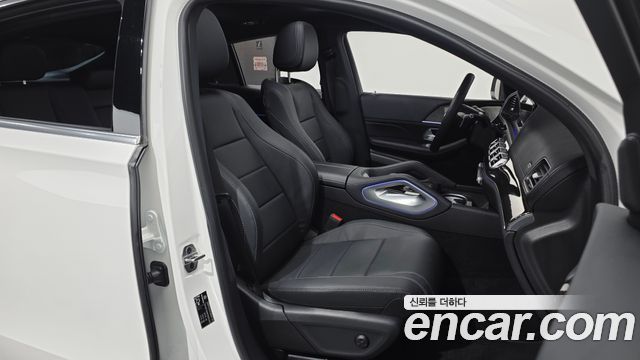 Mercedes-Benz GLE-Class 2026 — photo 12