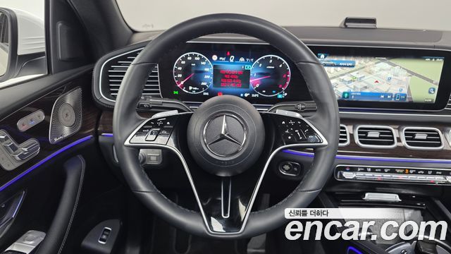 Mercedes-Benz GLE-Class 2026 — photo 13