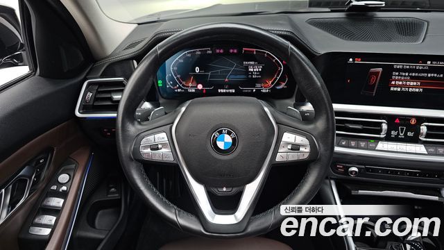 BMW 3-Series 2022 — photo 19