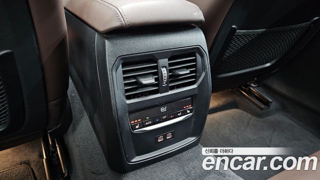 BMW 3-Series 2022 — photo 29