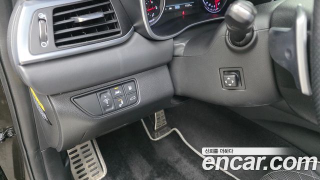 Genesis G70 2018 — photo 24