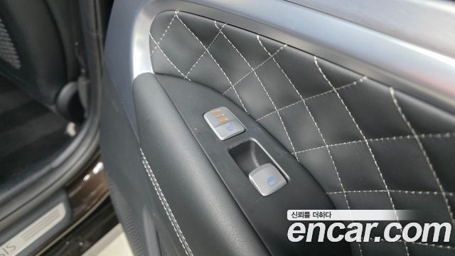 Genesis G70 2018 — photo 26