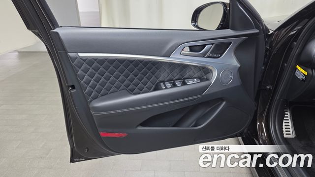 Genesis G70 2018 — photo 14