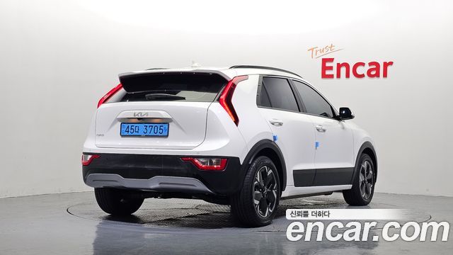 Kia Niro 2023 — photo 2