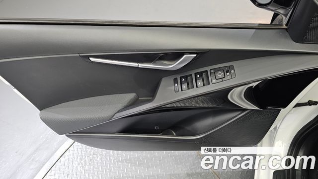 Kia Niro 2023 — photo 14