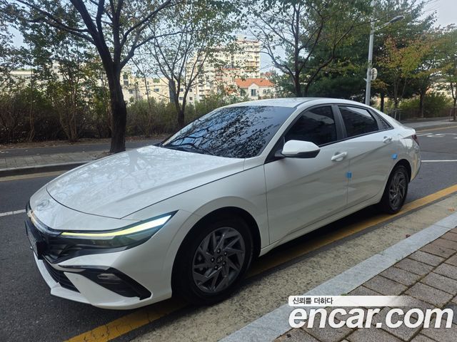 Hyundai AVANTE 2024 — photo 1