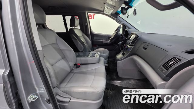 Hyundai Starex 2021 — photo 13
