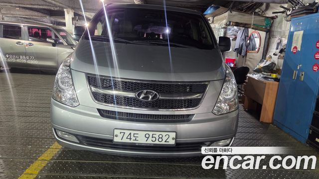 Hyundai Starex 2016 — photo 1