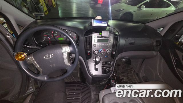 Hyundai Starex 2016 — photo 11