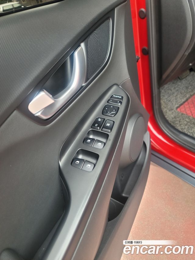 Hyundai Kona 2023 — photo 7