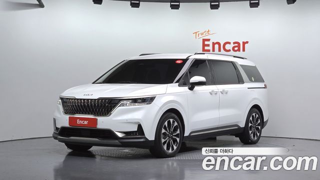 Kia Canival 2023 — photo 1