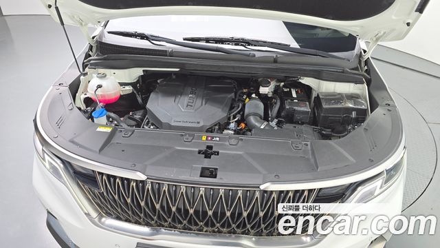 Kia Canival 2023 — photo 6