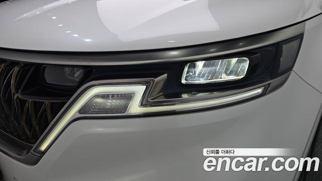 Kia Canival 2023 — photo 8